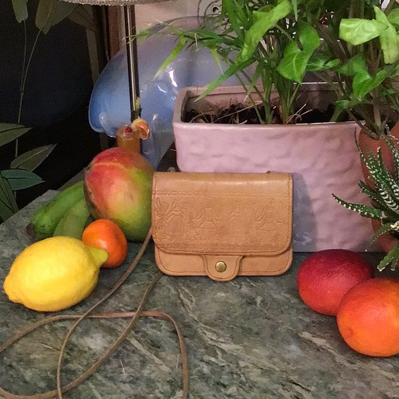Brazilian🌟artisan made🍮tiny purse, long strap. Beautiful! - Picture 13 of 13